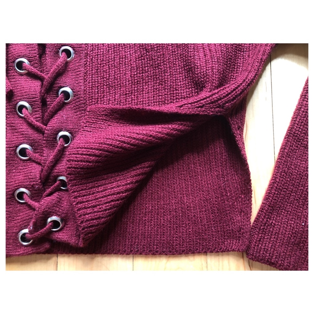 Cropped sweater - Picture 2 of 2